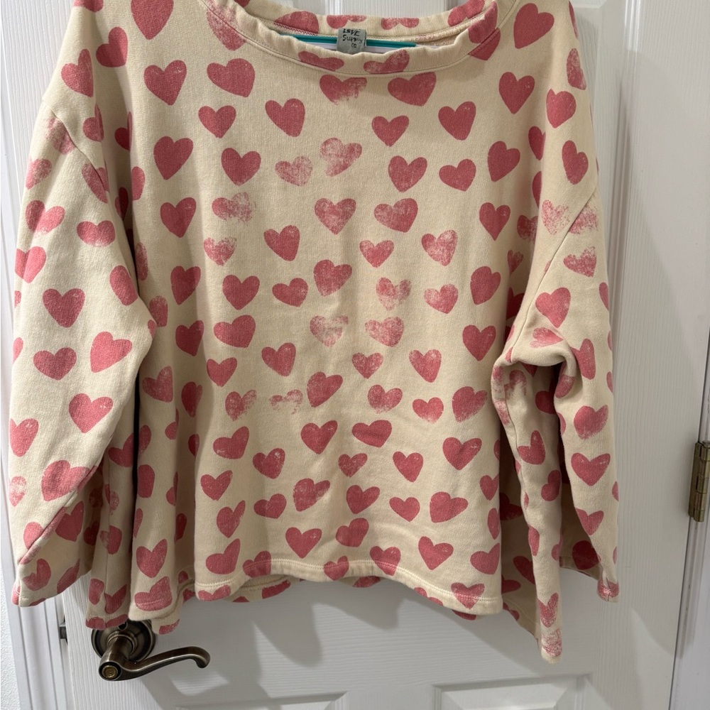 💕 Magnolia Pearl Hermosa in Ever Hearts Sweatshirt